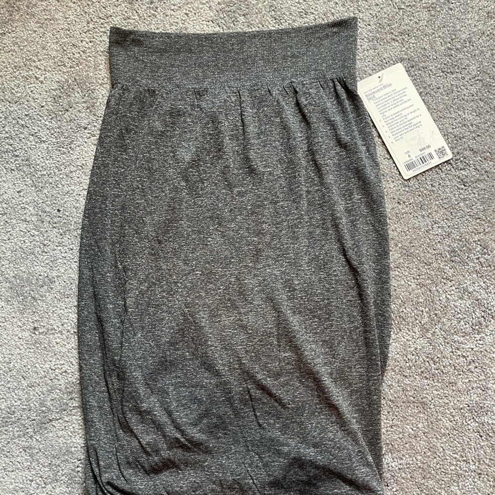 NWT Lululemon boulevard bliss skirt size 6
